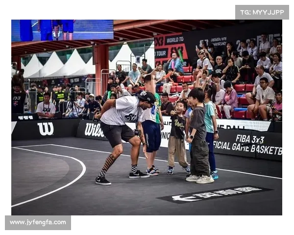巴黎战神广场打造欧洲最大露天篮球场 可举办FIBA 3x3国际赛事 巴黎战神广场打造欧洲最大露天篮球场 可举办FIBA 3x3国际赛事